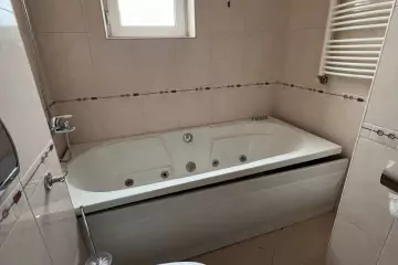 Aylıq Kirayə Yeni Tikili Mərkəzdə