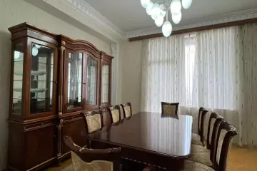 Aylıq Kirayə Yeni Tikili Mərkəzdə