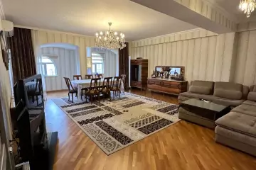 Satılır Yeni Tikili 4-cü Mikrorayonda 