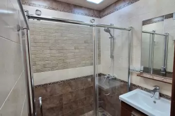 Satılır Köhnə Tikili Elmler Akademiyasıda