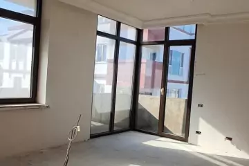 Satılır Yeni Tikili Elmler Akademiyasıda