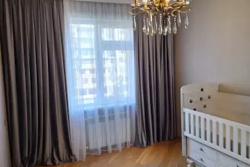 Satılır Köhnə Tikili Elmler Akademiyasıda