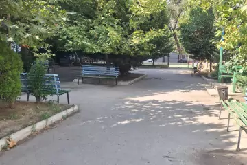 Satılır Köhnə Tikili Elmler Akademiyasıda