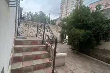 Satılır Həyət Evi Xırdalan şəhərində