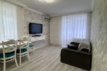 Satılır Köhnə Tikili Bakıxanovda 
