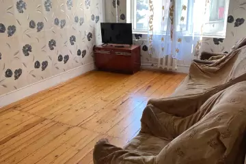 Satılır Köhnə Tikili Bakıxanovda 