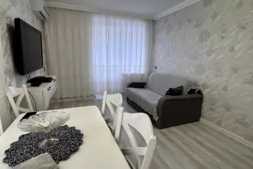 Satılır Köhnə Tikili Bakıxanovda