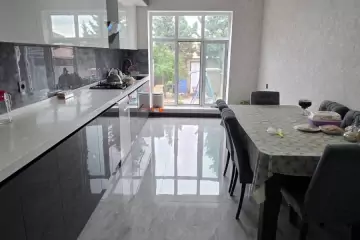 Satılır Həyət Evi Binədə