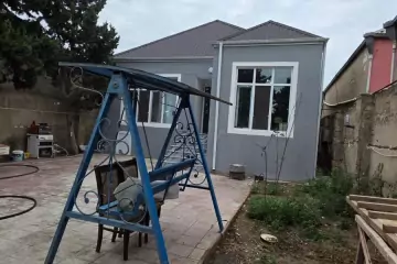 Satılır Həyət Evi Binədə 