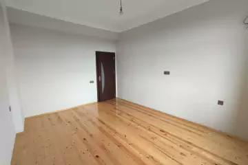 Satılır Yeni Tikili 8-ci Kilometrdə