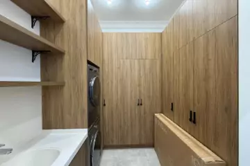 Satılır Yeni Tikili Ağ şəhər Kompleksində
