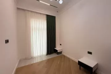 Satılır Yeni Tikili Ağ şəhər Kompleksində