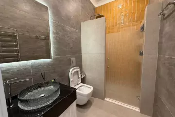 Satılır Yeni Tikili Ağ şəhər Kompleksində