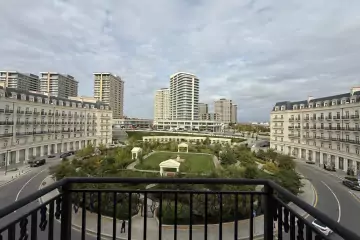 Satılır Yeni Tikili Ağ şəhər Kompleksində