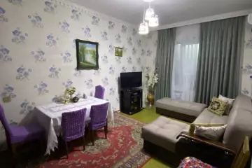 Satılır Köhnə Tikili Bakıxanovda