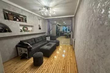 Satılır Köhnə Tikili Bakıxanovda