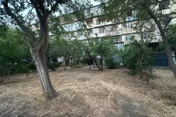 Satılır Köhnə Tikili Bakıxanovda