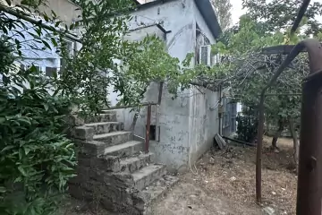 Satılır Köhnə Tikili Bakıxanovda