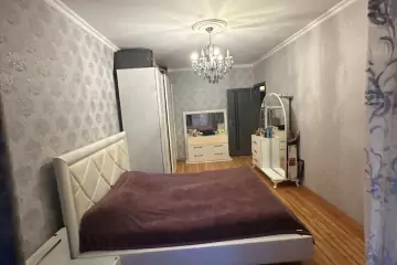 Satılır Köhnə Tikili Bakıxanovda