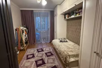 Satılır Köhnə Tikili Bakıxanovda
