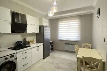 Satılır Yeni Tikili Qurtuluş 93da