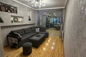 Satılır Köhnə Tikili Bakıxanovda