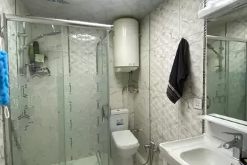Satılır Yeni Tikili Qurtuluş 93da