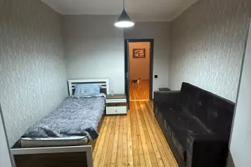 Satılır Köhnə Tikili Bakıxanovda
