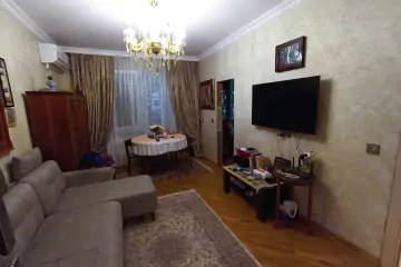 Satılır Köhnə Tikili 4-cü Mikrorayonda