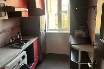 Aylıq Kirayə Köhnə Tikili Dostluq Kinoteatrında