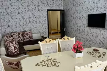 Satılır Yeni Tikili Bakı Kinoteatrıda