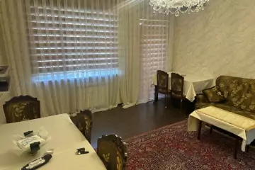 Aylıq Kirayə Köhnə Tikili Dostluq Kinoteatrında