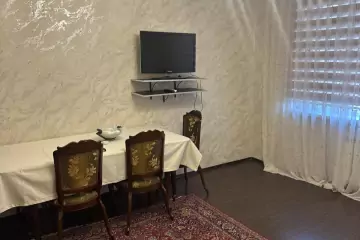 Aylıq Kirayə Köhnə Tikili Dostluq Kinoteatrında