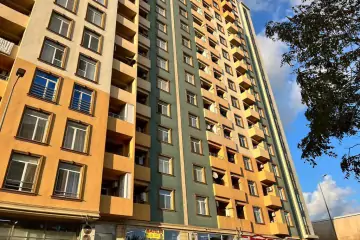 Satılır Yeni Tikili Bakı Kinoteatrıda