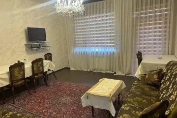 Aylıq Kirayə Köhnə Tikili Dostluq Kinoteatrında 