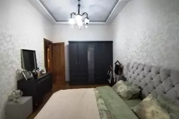 Satılır Köhnə Tikili İzmir Parkı