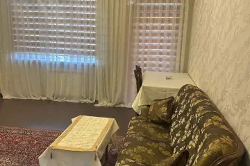 Aylıq Kirayə Köhnə Tikili Dostluq Kinoteatrında