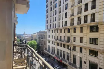 Satılır Yeni Tikili İçərişəhərdə