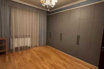 Satılır Yeni Tikili Nəsimi Bazarında
