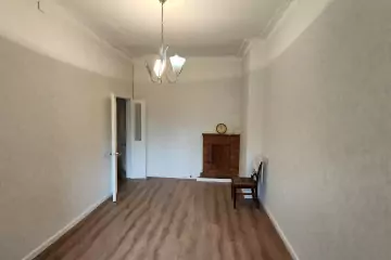Satılır Köhnə Tikili İçərişəhərdə