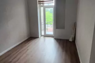 Satılır Köhnə Tikili İçərişəhərdə