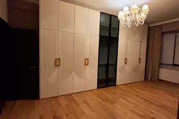 Satılır Yeni Tikili Nəsimi Bazarında
