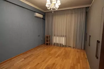 Satılır Yeni Tikili Nəsimi Bazarında