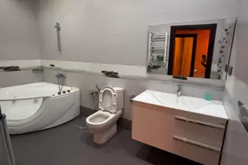 Satılır Yeni Tikili Nəsimi Bazarında