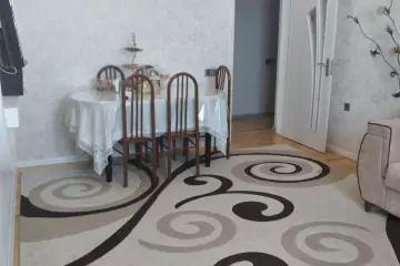 Satılır Yeni Tikili Qurtuluş 93da