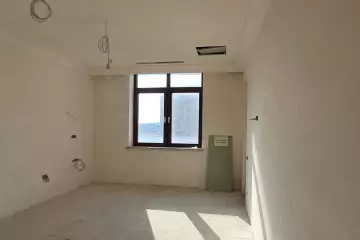Satılır Yeni Tikili Elmler Akademiyasıda