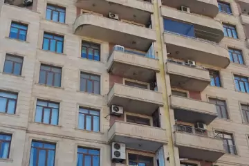 Satılır Yeni Tikili Elmler Akademiyasıda 