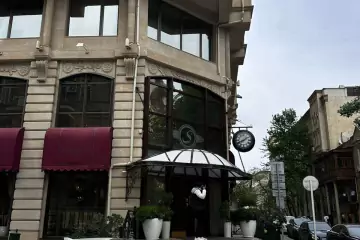 Aylıq Kirayə Yeni Tikili Axundov Bağında