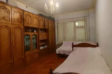Satılır Köhnə Tikili 8-ci Mikrorayonda