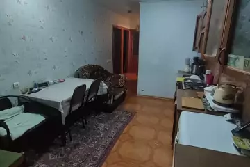 Satılır Köhnə Tikili 8-ci Mikrorayonda